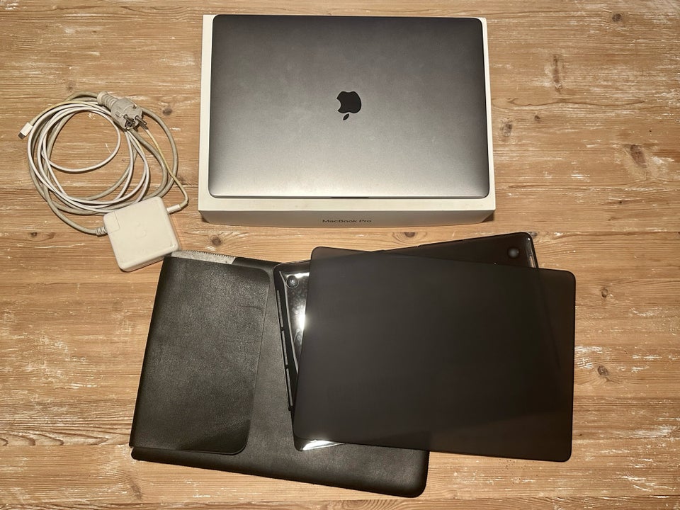 MacBook Pro, 15” Late 2016, Touch