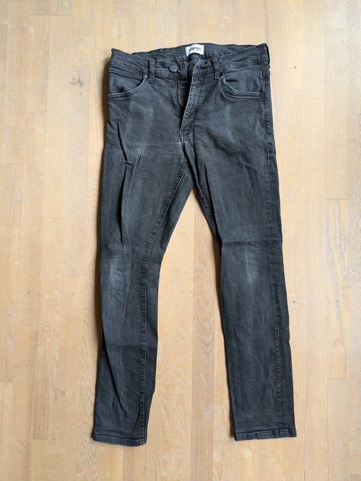 Jeans, Wrangler, str. 32