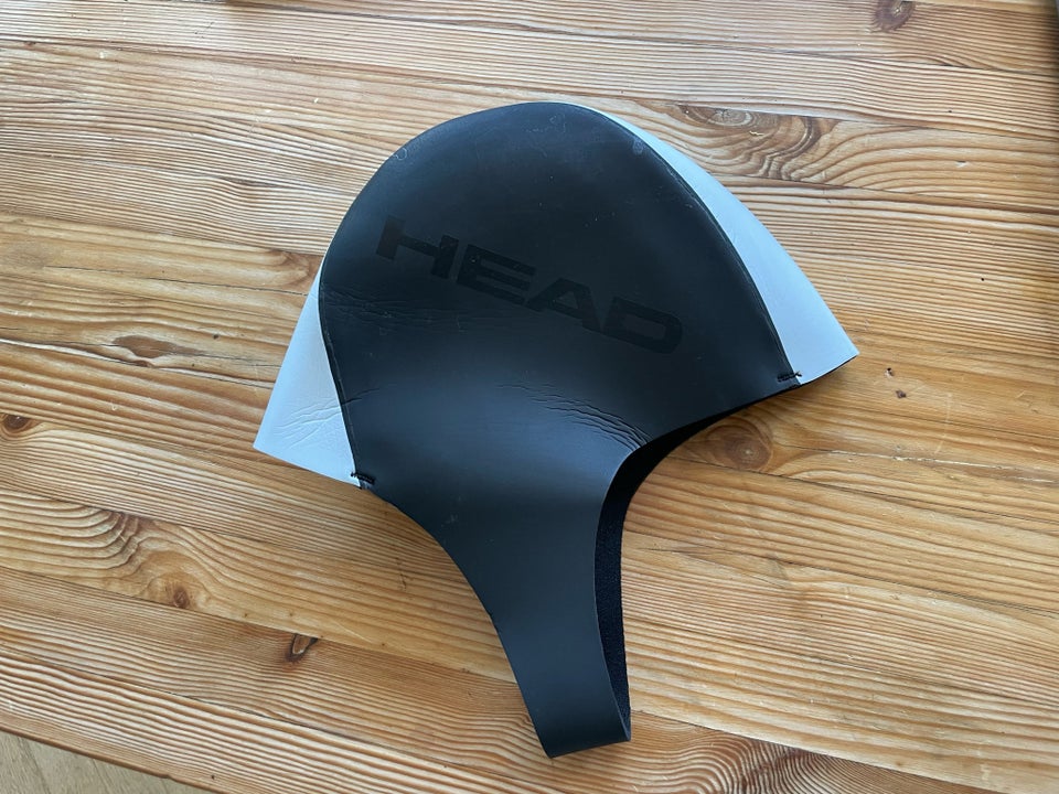 Neopren cap, Head