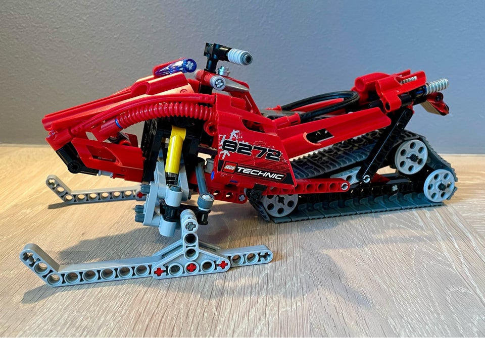 Lego Technic, 8272 Snemobil