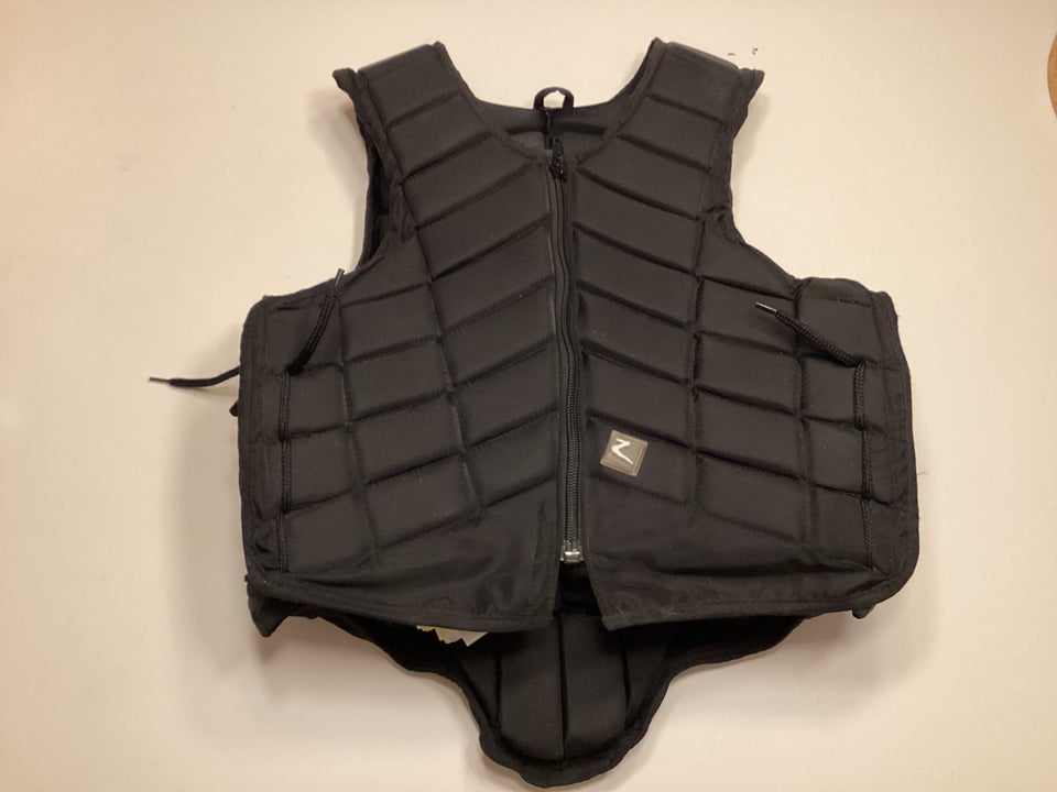 Ridevest, Ridevest, str. 10 år