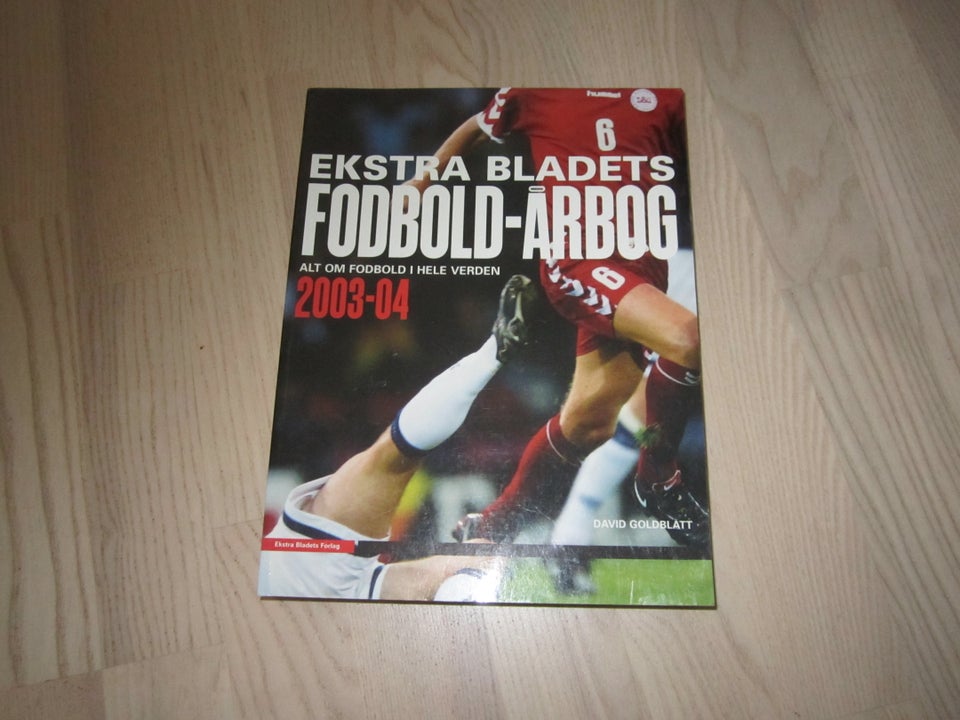 Ekstra bladets fodbold-årbog,