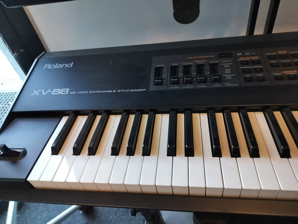 Motherkeyboard, Roland XV 88