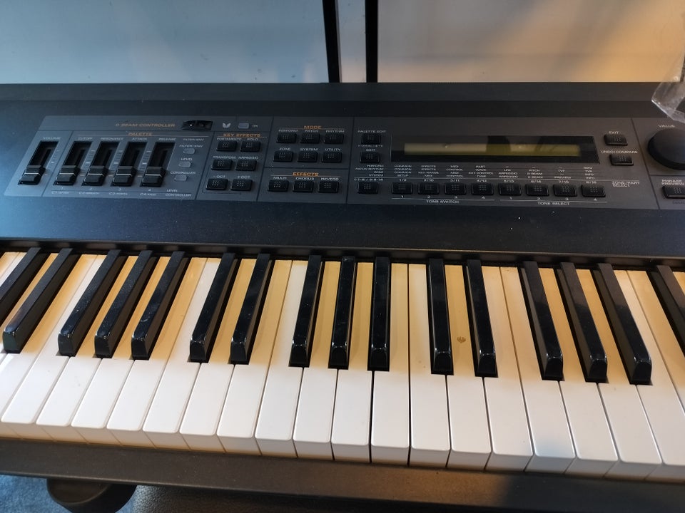 Motherkeyboard, Roland XV 88