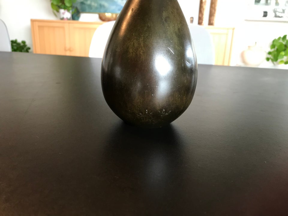 Vase Vase af diskometal /