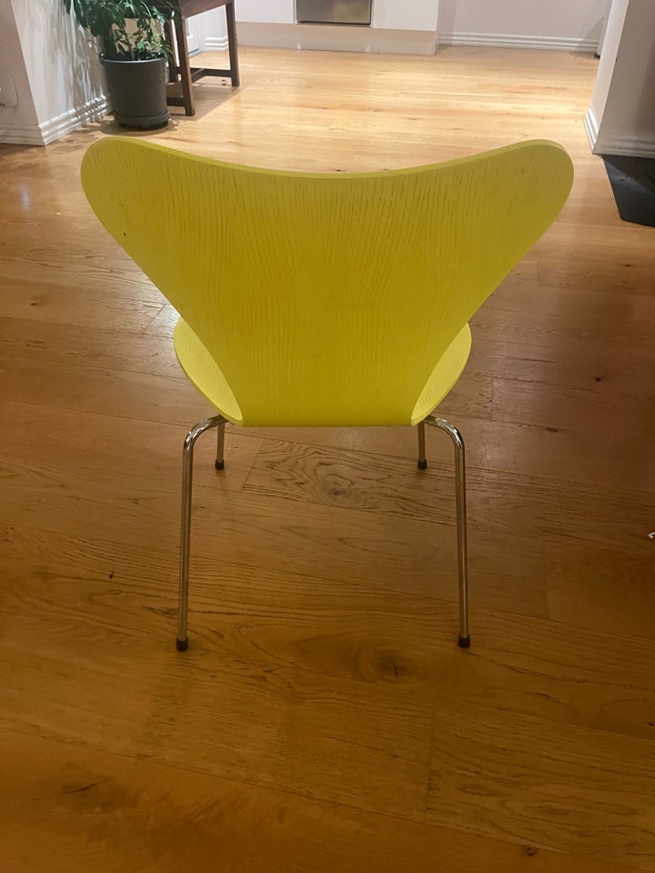 Arne Jacobsen, stol, Syver 3107 7er