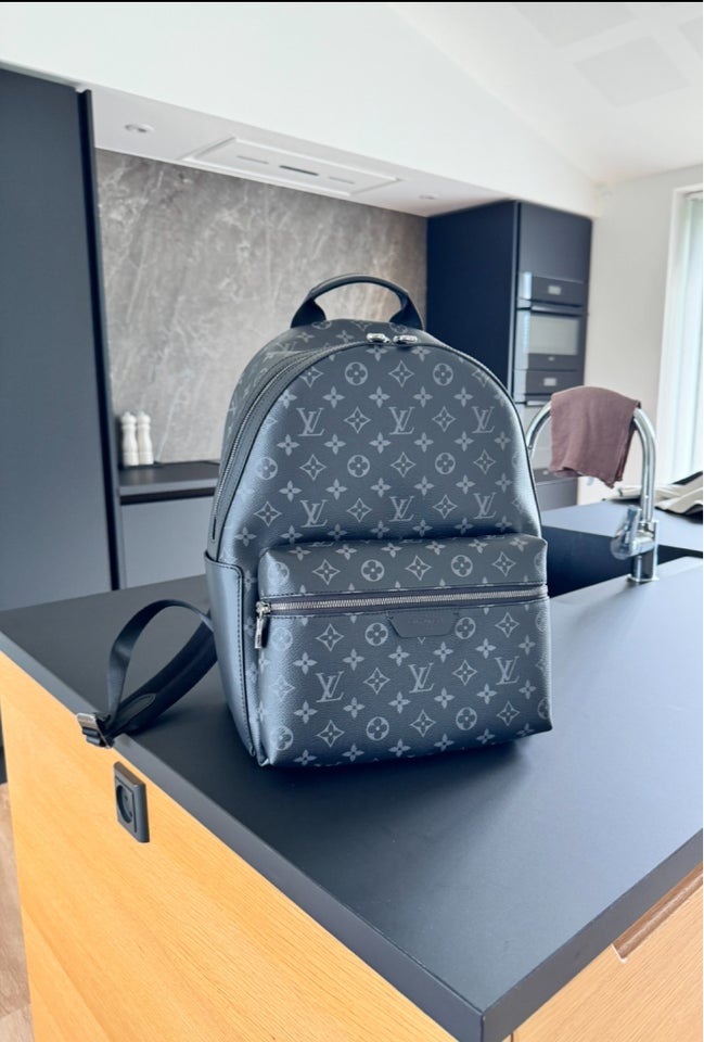 Andet, Louis Vuitton backpack