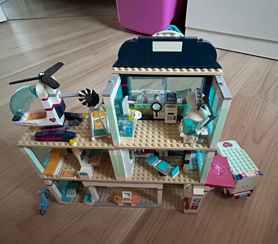 Lego Friends, Hospital 41318