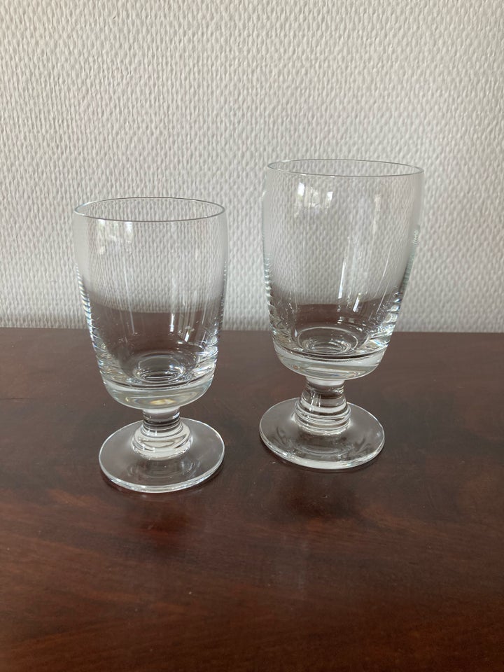 Glas 3 hvidvin og 4 rødvin