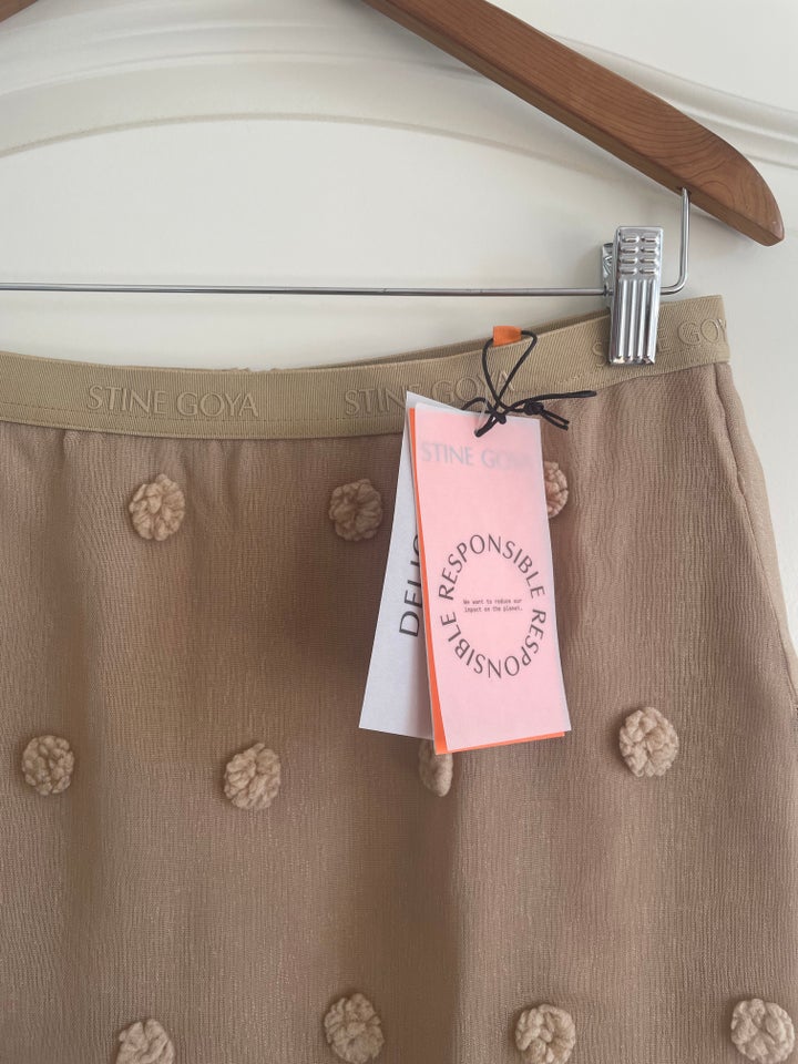 Pencilskirt, str. 40, Stine Goya