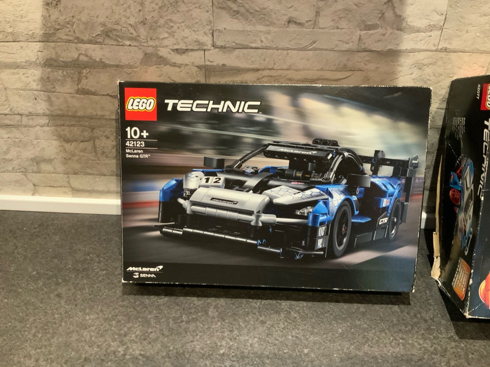 Lego Technic 42123 + 42077