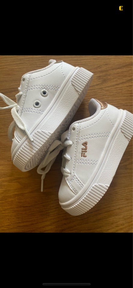 Sneakers, str. 20, Fila