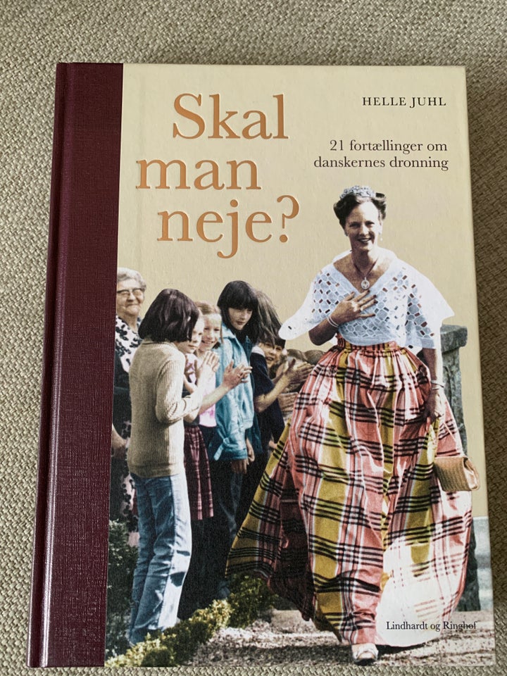 Skal man neje ?, Helle Juhl