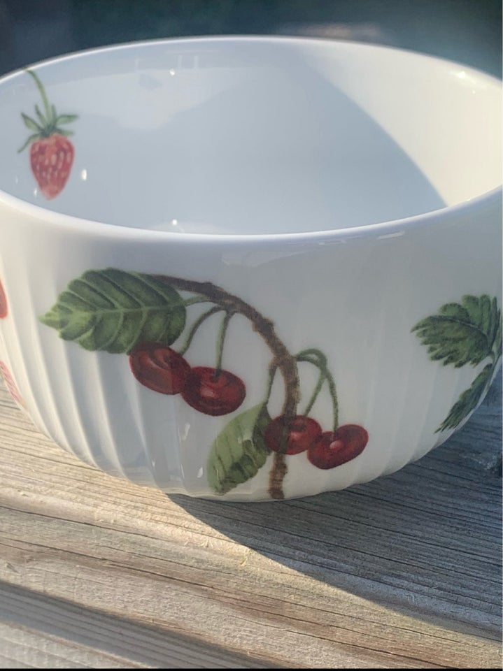 Porcelæn, NY skål med blomster,