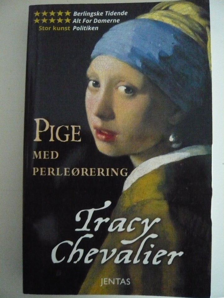 Pige med perleørering, Tracy