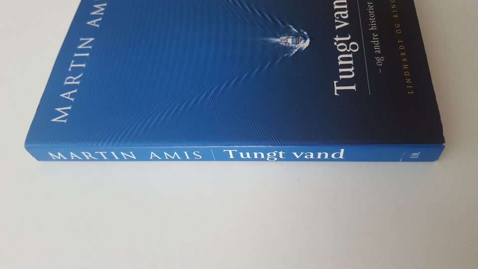 Tungt vand, Martin Amis, genre: