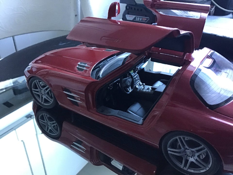 Modelbil, MINICHAMPS MERCEDES SLS