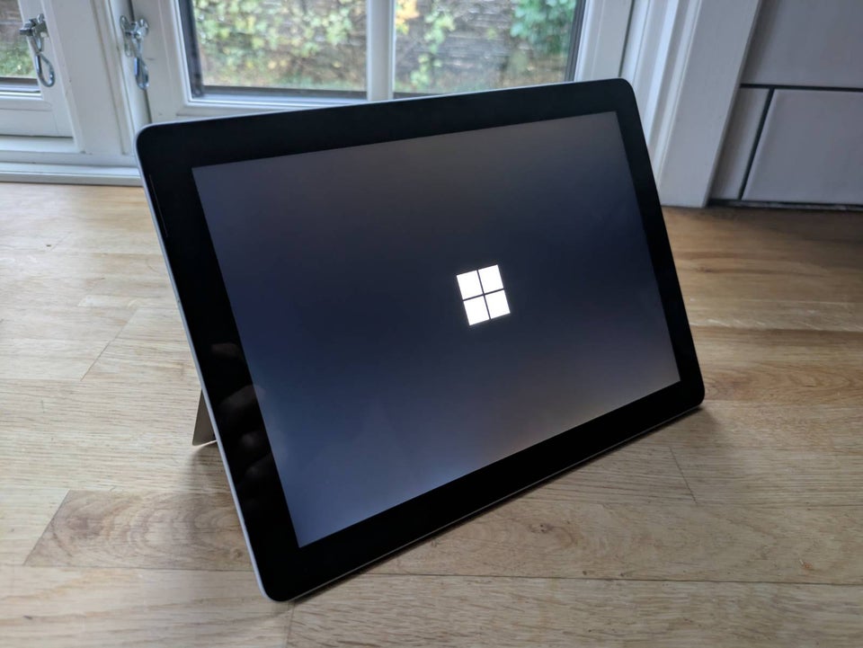 Microsoft Surface Go 128GB/8GB +