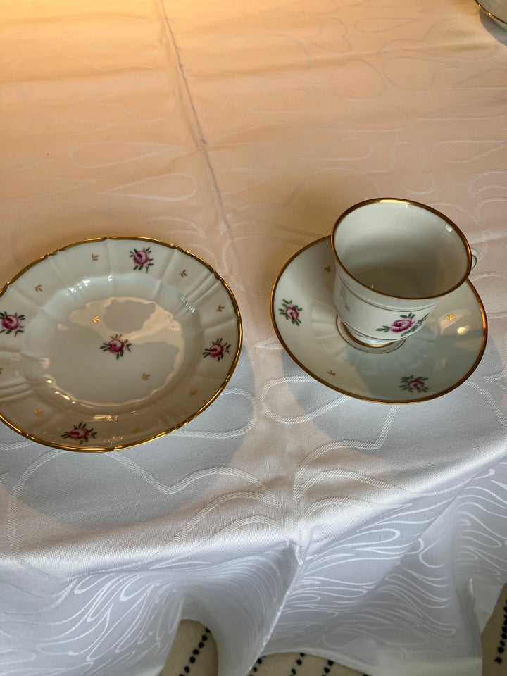 Porcelæn, Kaffestel, Roselil