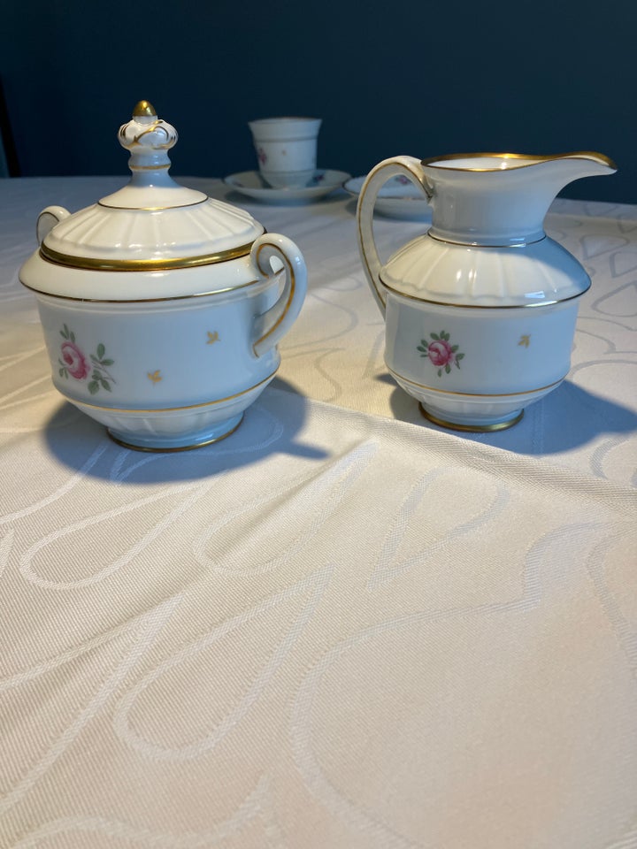 Porcelæn, Kaffestel, Roselil