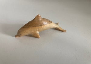 Ældre delfin træskulptur