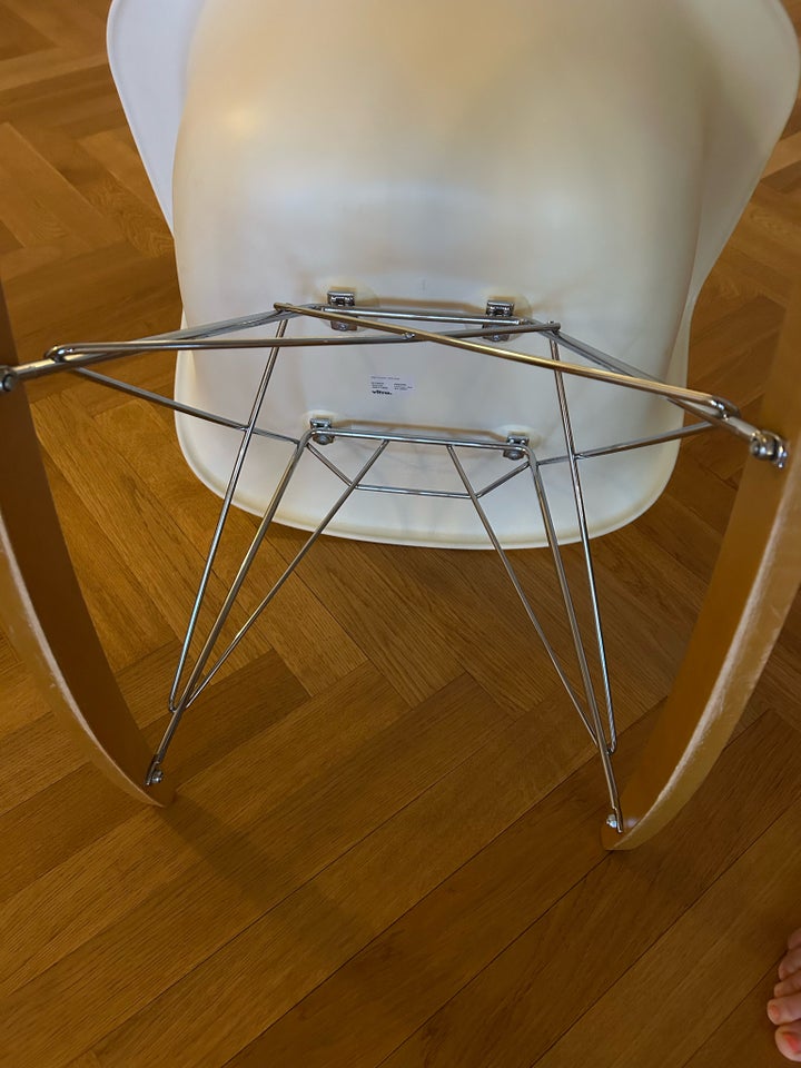 Eames, Gyngestol