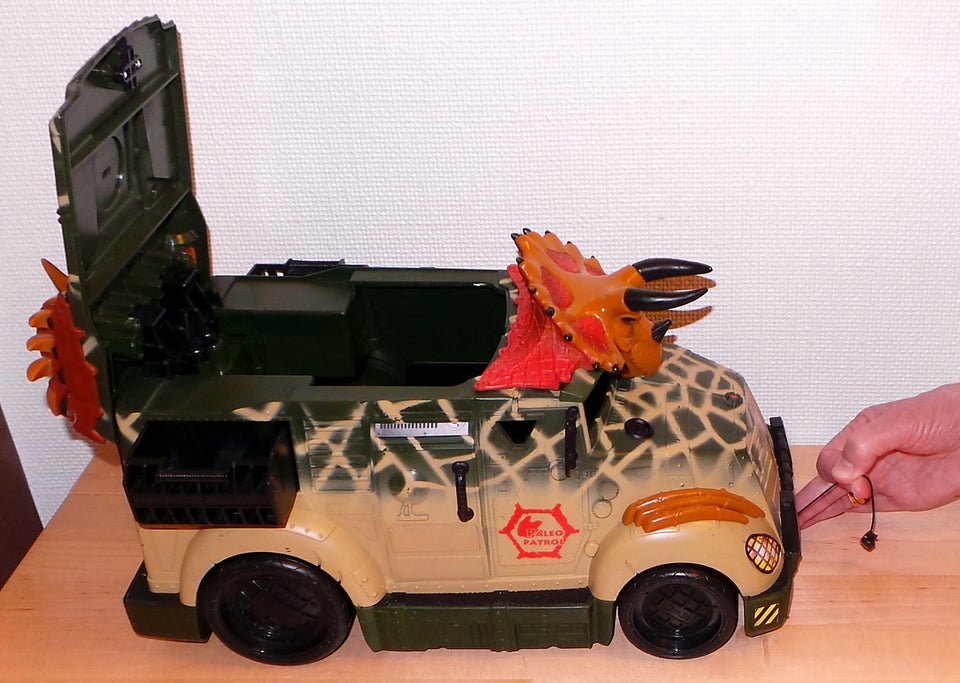 TMNT Paleo Patrol Tricera-Tank,