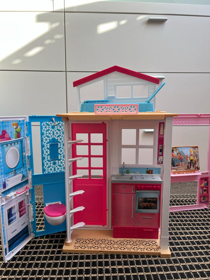 Barbie, Barbie lille hus