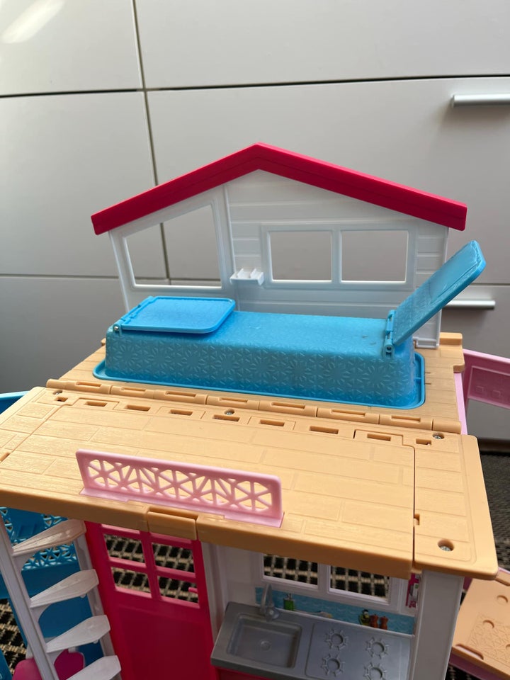 Barbie, Barbie lille hus