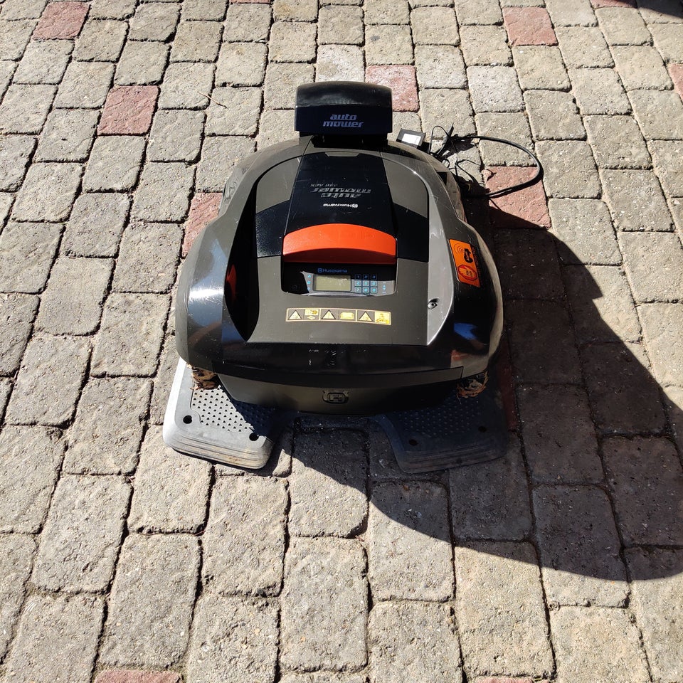 Robotplæneklipper, Husqvarna