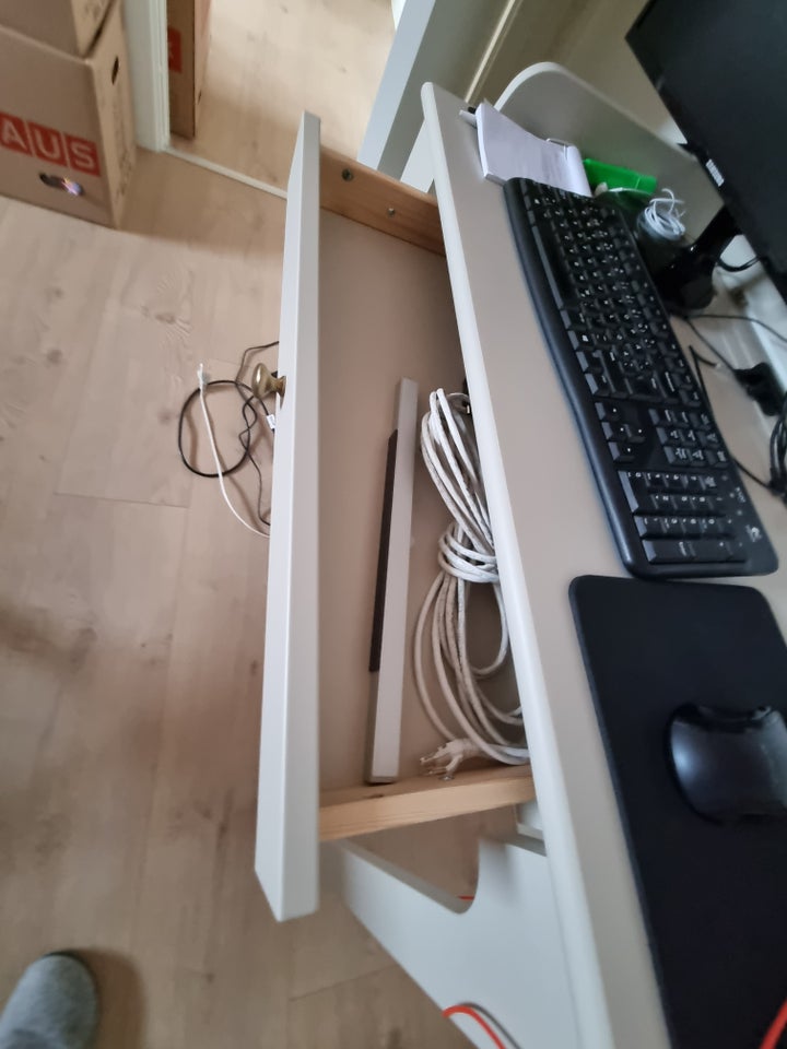 Skrivebord, Ikea, b: 89 d: 54 h: 76