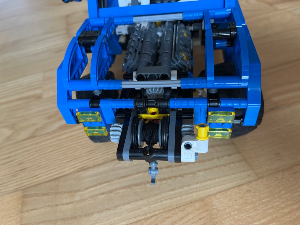 Lego Technic 8435 4WD