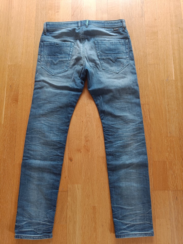 Jeans, Diesel, str. 32