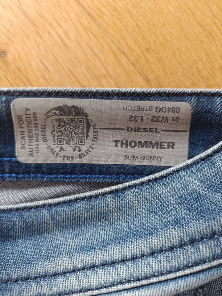 Jeans, Diesel, str. 32