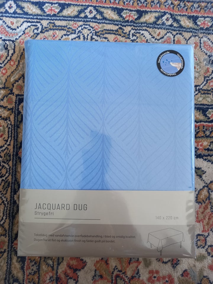 Dug Jacquard dug