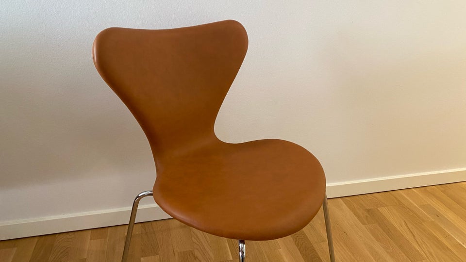 Arne Jacobsen, stol, 3107 syveren