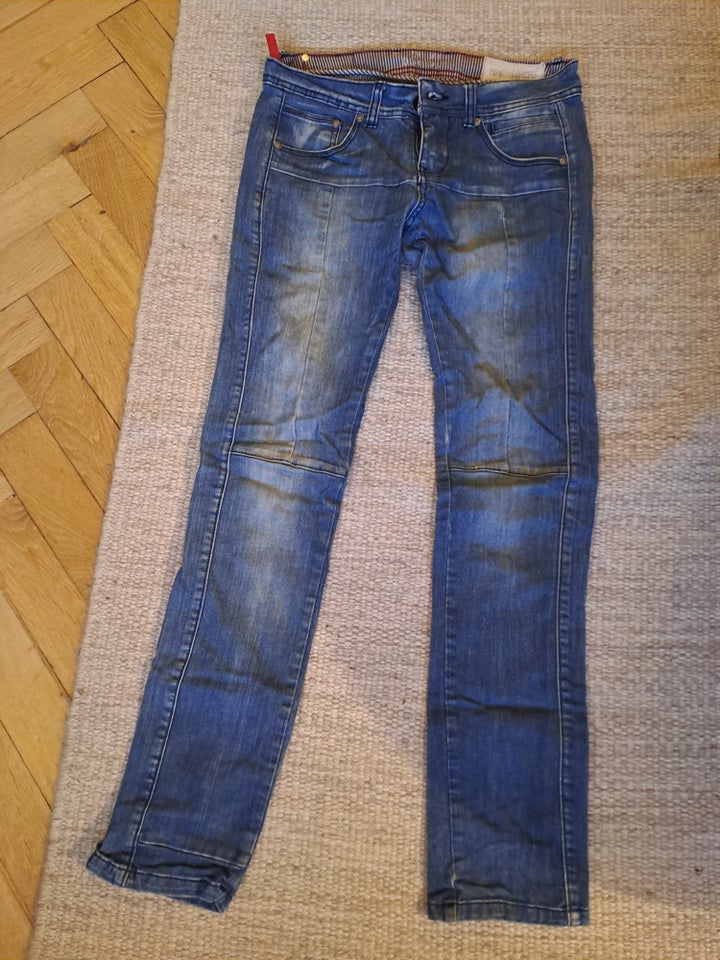 Jeans, Blå cowboybukser, P.09