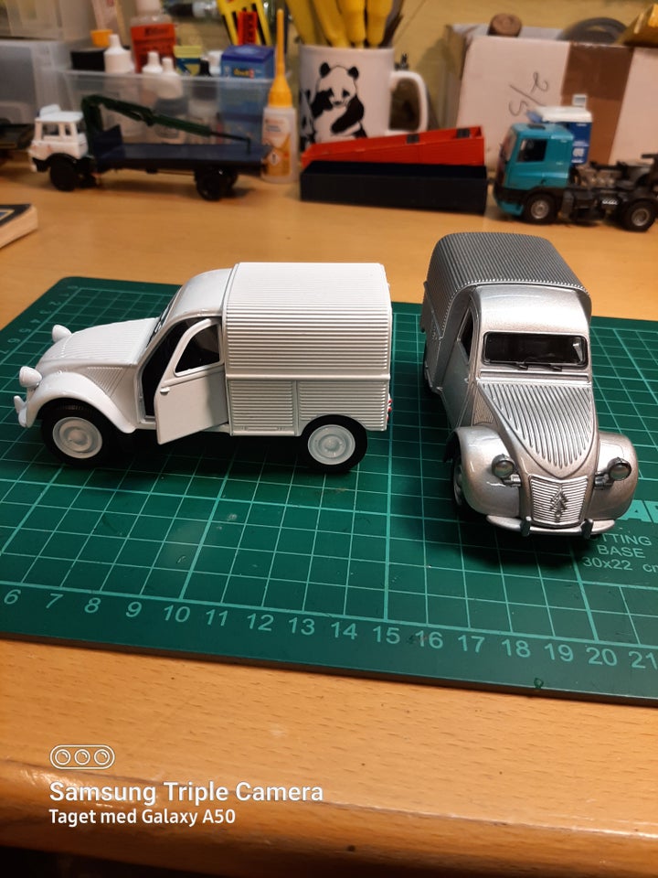 Modelbil, Welly Citroen 2cv van,