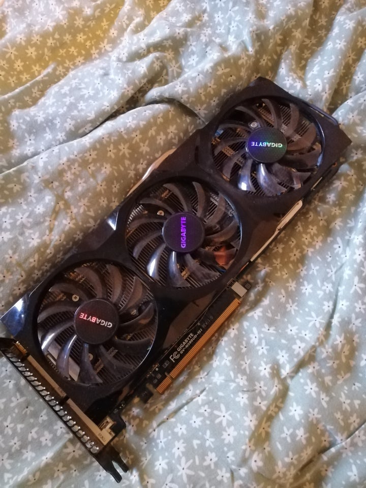 GTX 580 Gigabyte God