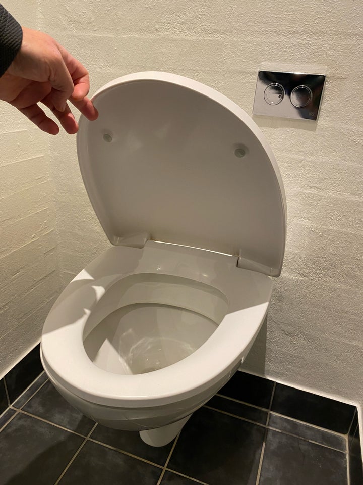 Toilet Ifø væghængt