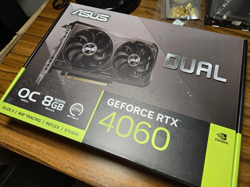 RTX 4060 ASUS, 8 GB RAM, Perfekt