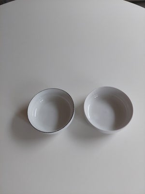 Porcelæn 2 hvide skåle atelier