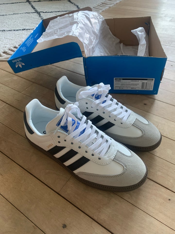 Sneakers, str. 40, Adidas