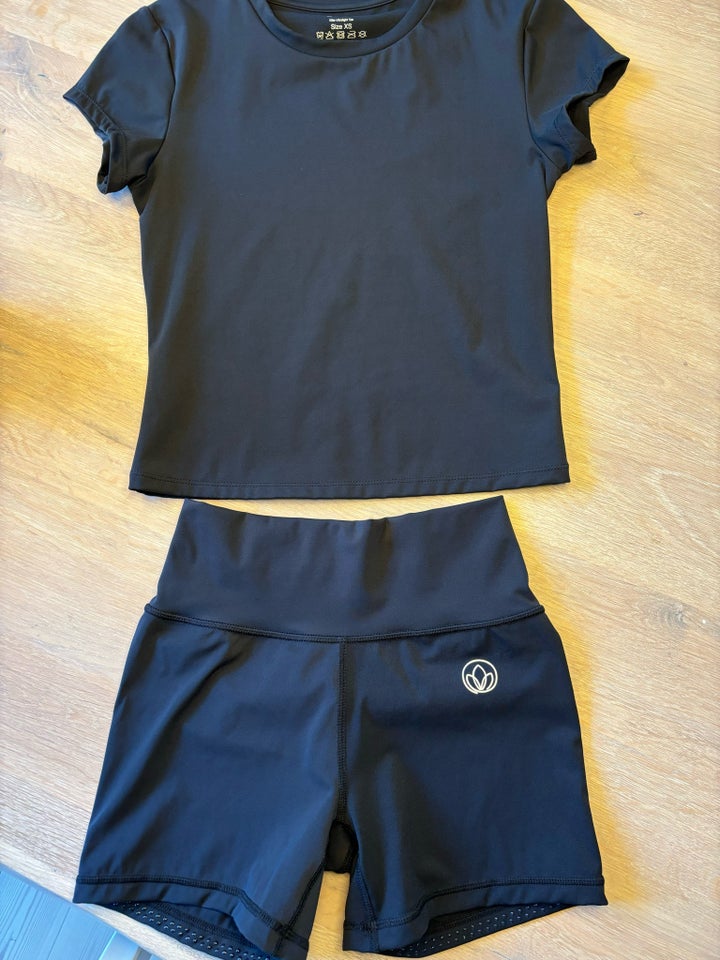 Fitnesstøj, Shorts og t-shirt,