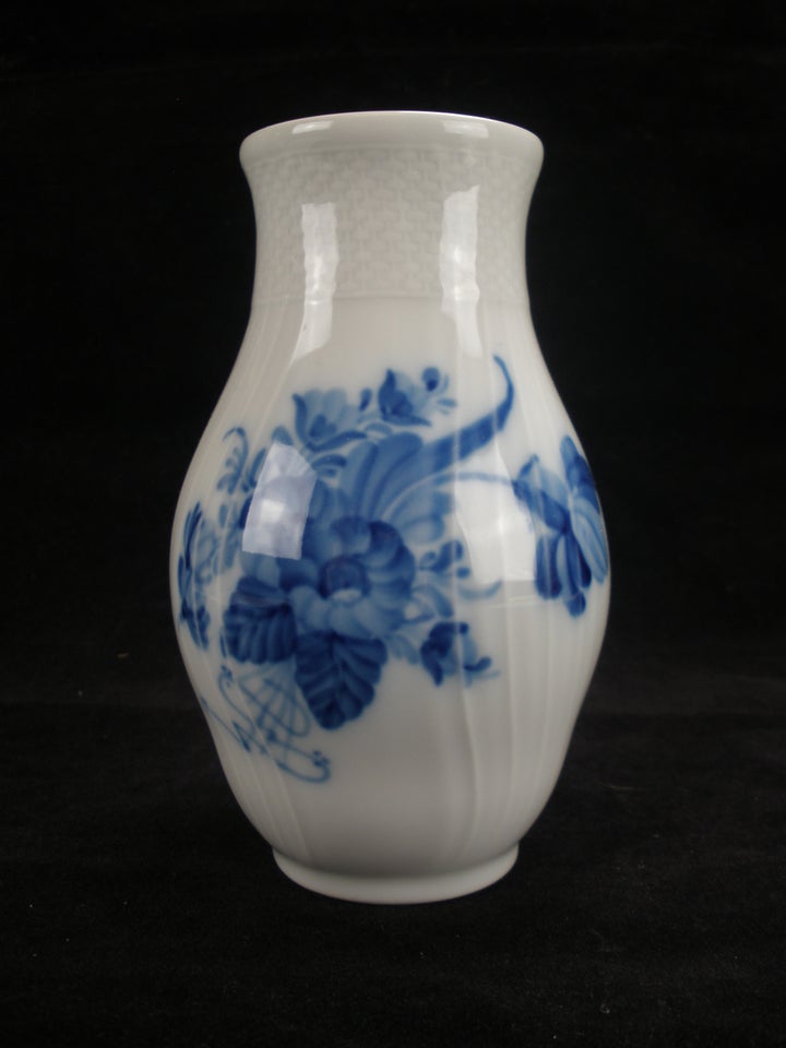 Royal Copenhagen Blue Flower Braided Vase No. 8214