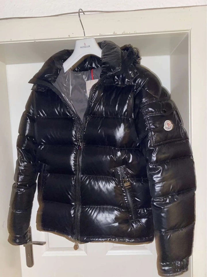 Dynejakke, str. M, Moncler