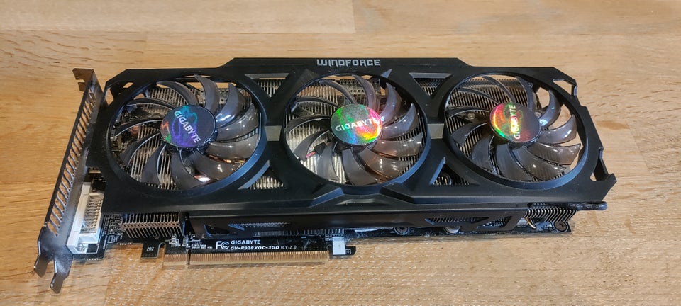 AMD R9 280 Windforce, 3 GB RAM, God