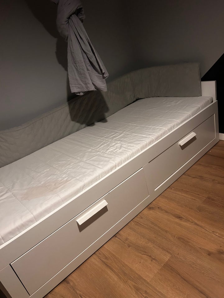 Sengeramme Brimnes ikea