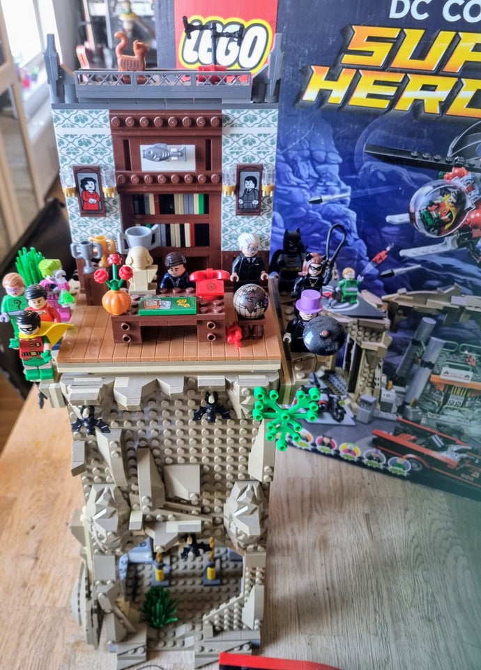 Lego Exclusives 76052