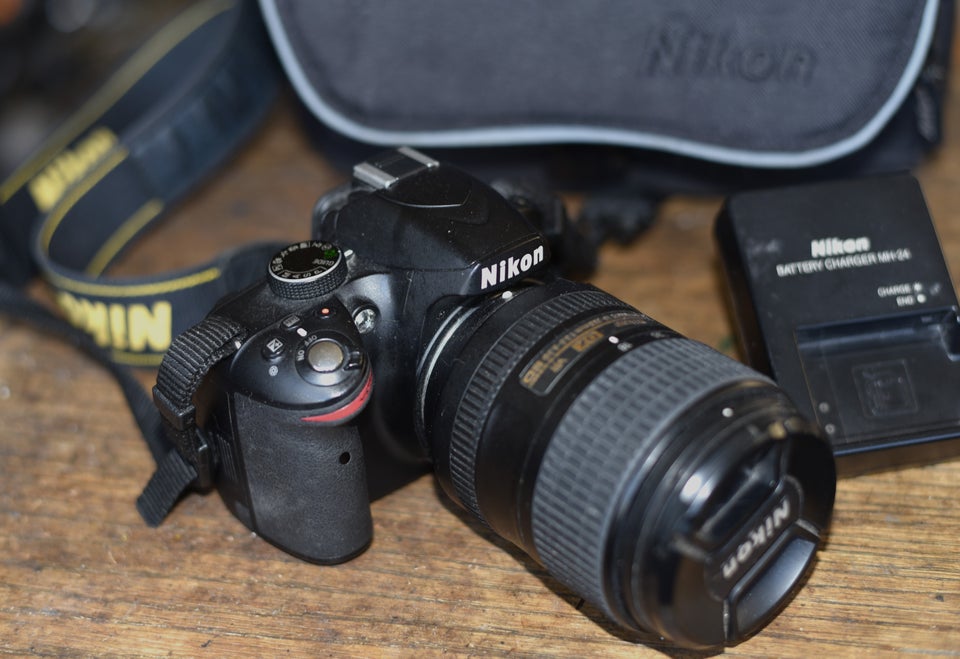 Nikon D3200, 24 megapixels, God